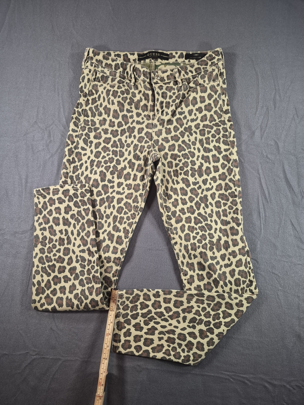 GUESS 1981 Skinny High-Rise Leopard Print Jeans